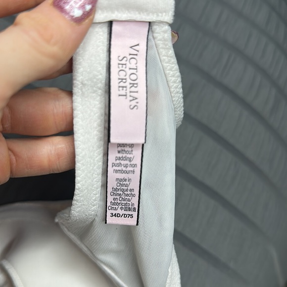 🌸VICTORIA SECRET BRA🌸 - Picture 3 of 3